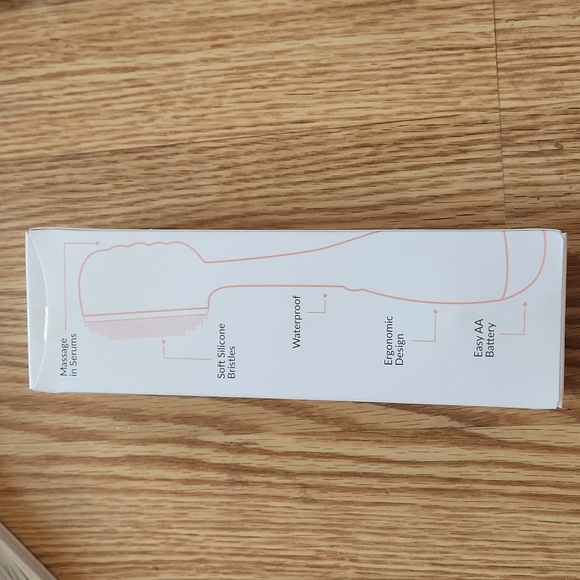 PMD Clean Smart Facial Cleansing Device - Picture 3 of 5